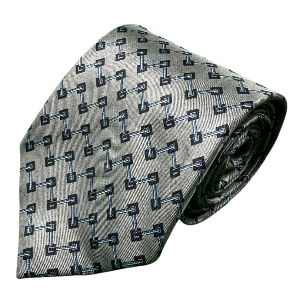 GUCCI Gray Vintage GG Print Silk Mens Tie 3.75 Inch Width Made in Italy